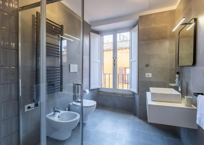 Palazzo Taverna 3*